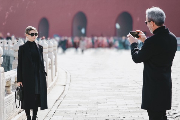 1710650859213010038.jpg 《沙丘2》导演及制片人游故宫.jpg