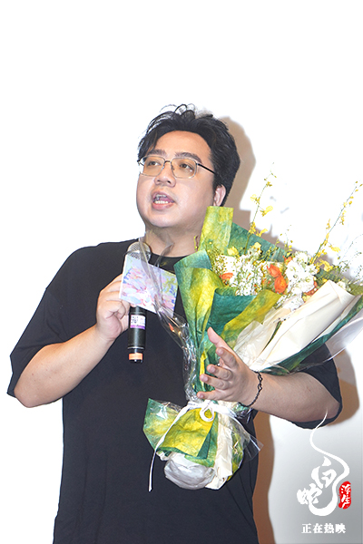 1724731519888090058.jpg 1、导演陈健喜出席《白蛇:浮生》绍兴活动.jpg